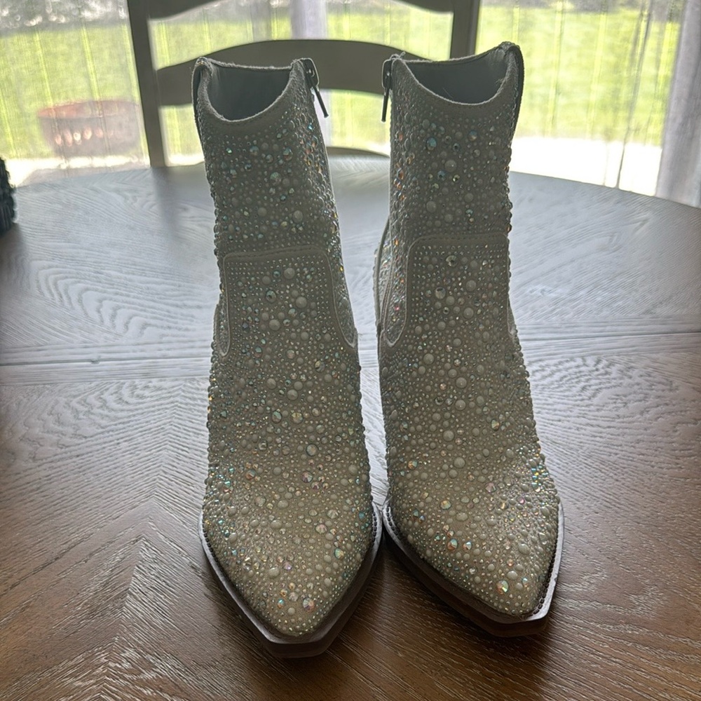 Very G Sparkling White Ankle Booties